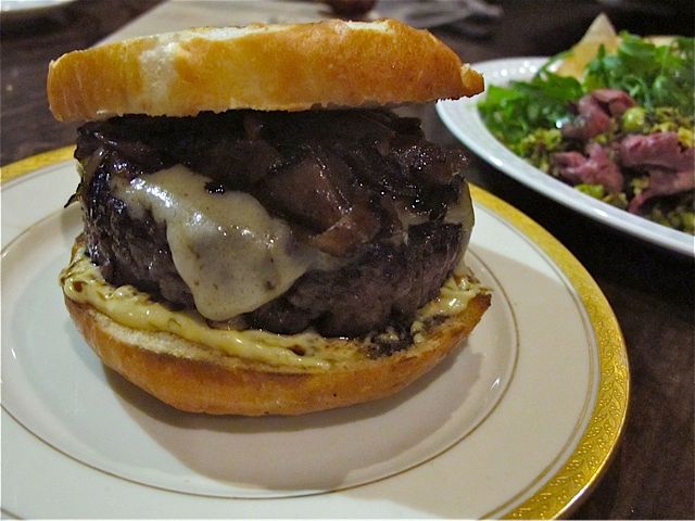 5-missionbowlingclub-burger.jpg