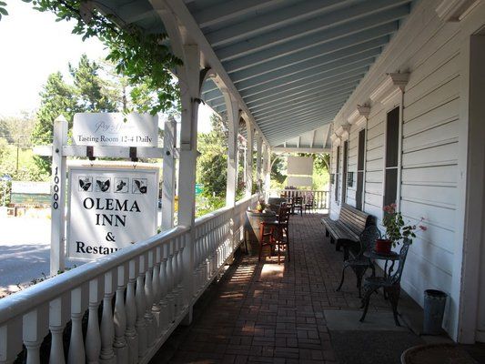 Olema_Inn_Patio_Yelp_HelenS_01.jpg