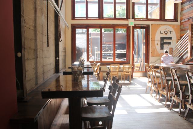 03_Jamber_Interior_with_windows.jpg