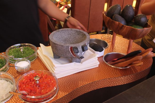 04_Rosa_Guac_cart.jpg