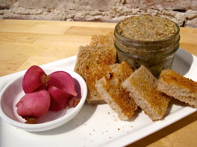 04_shorty_goldsteins_chopped_liver.jpg
