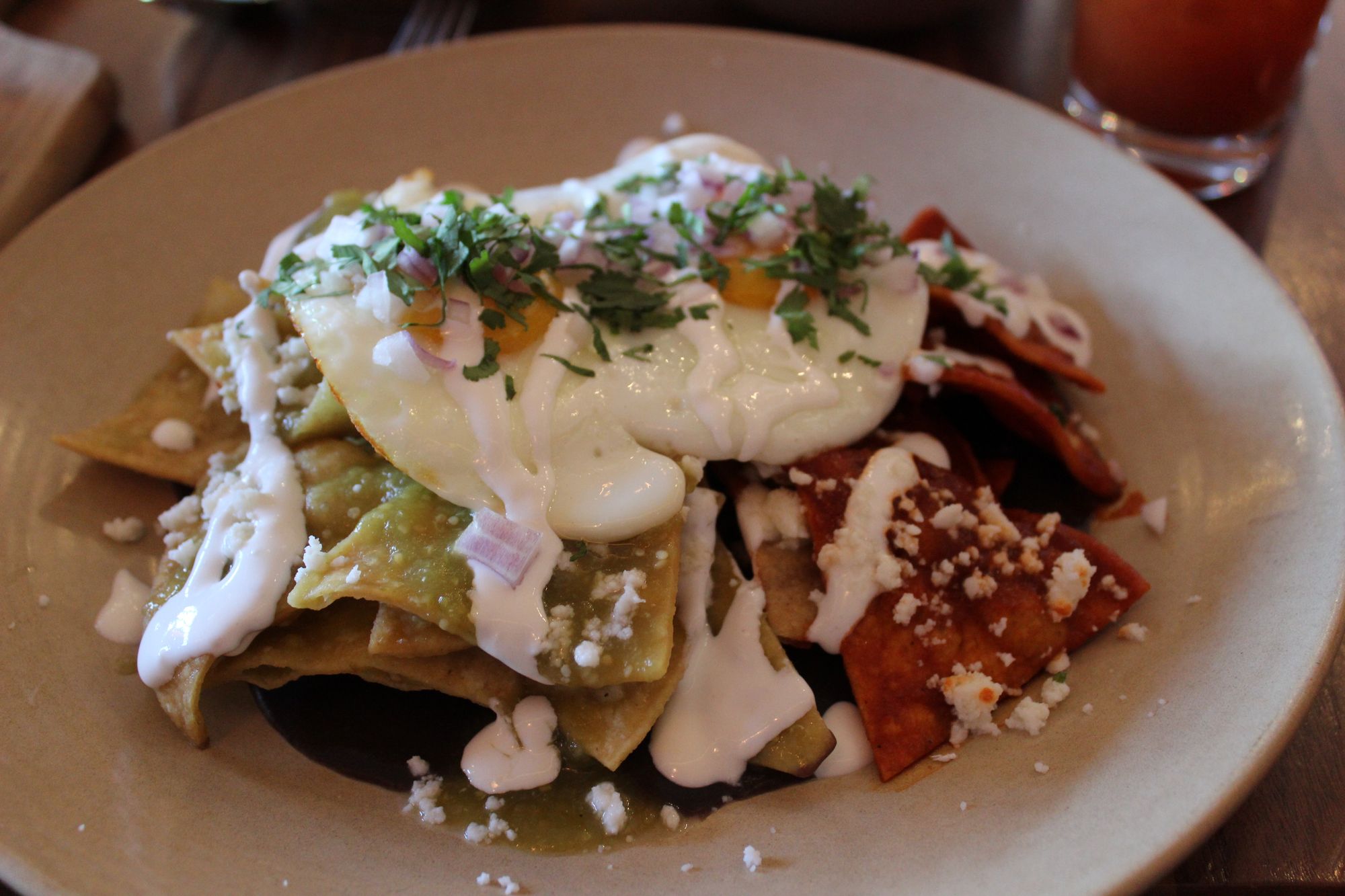 copita_brunch_chilaquiles_divorciados_Sussman.JPG