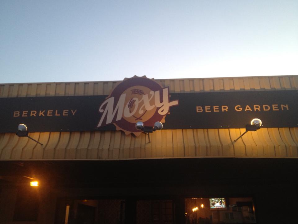 moxy.jpg