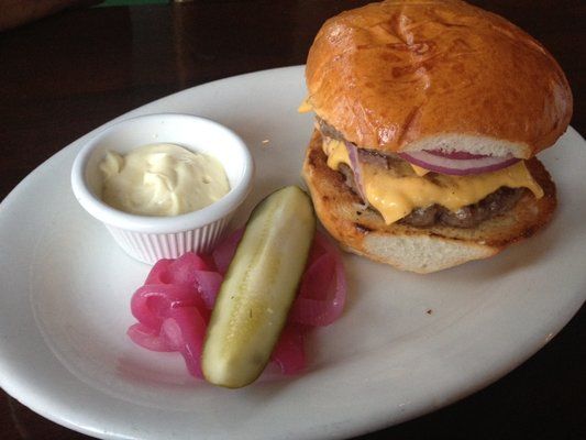 01_RickyBobby_Burger.jpg