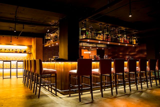 RokaAkor-bar.jpg