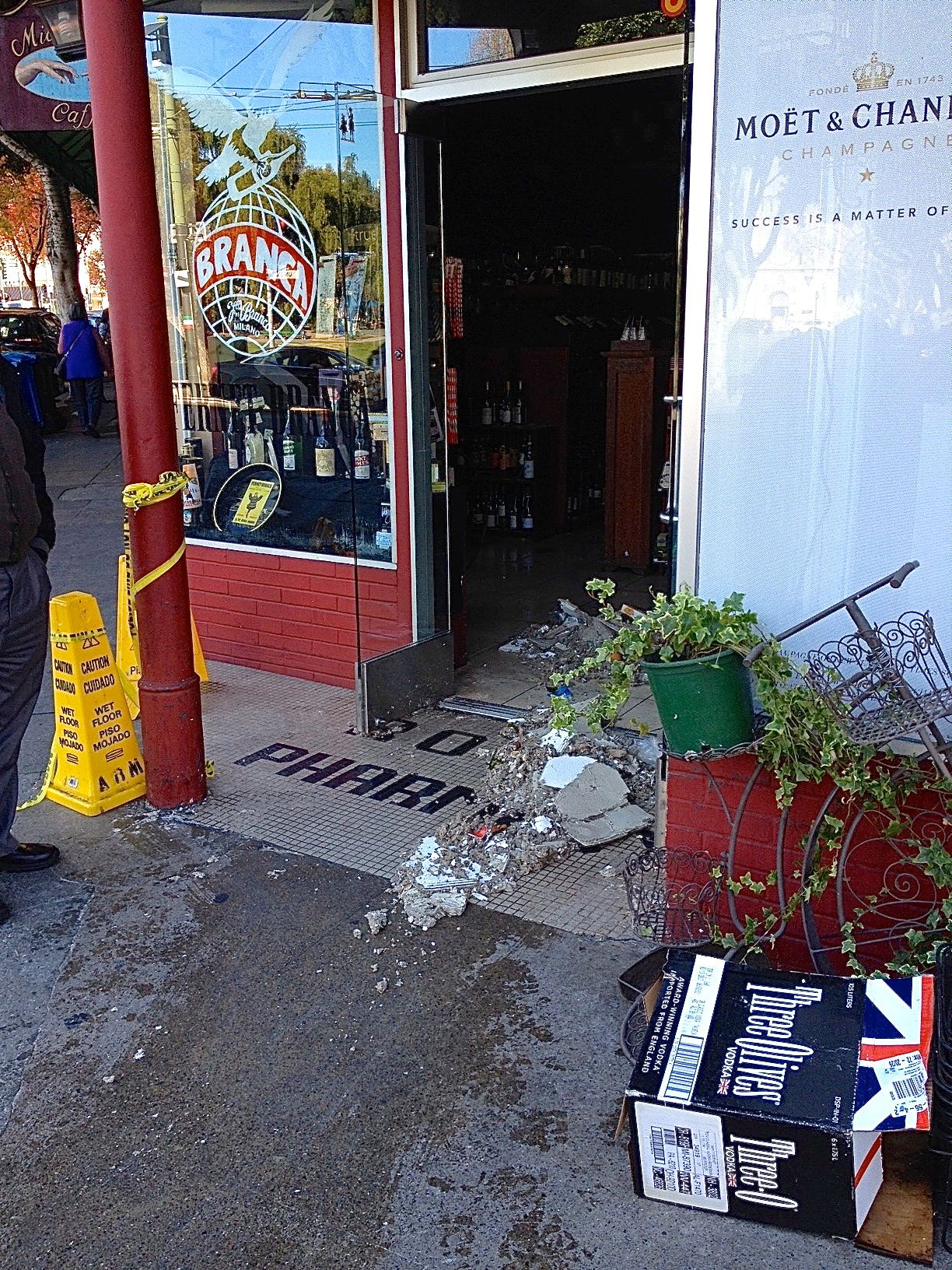 z_coit_liquor_fire_MMandell.jpg