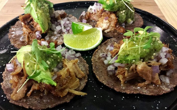 La_Urbana_Carnitas_tacos.jpg