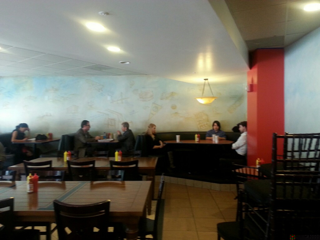 2-crossburgers-diningroom.jpg