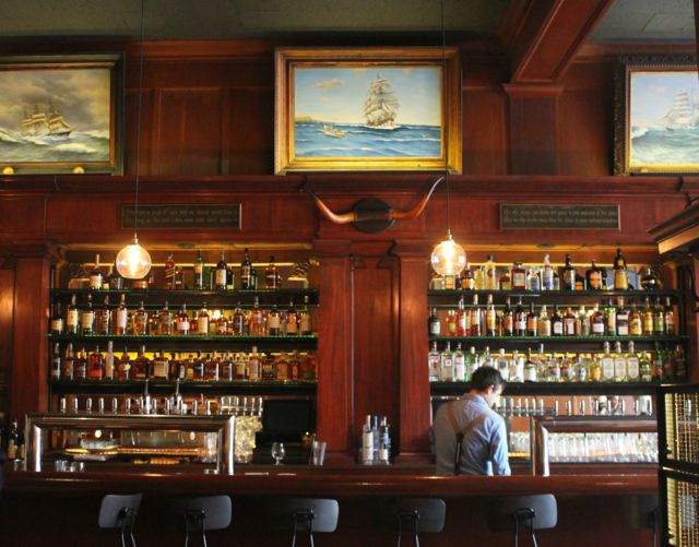01_Schroeders_Bar.jpg