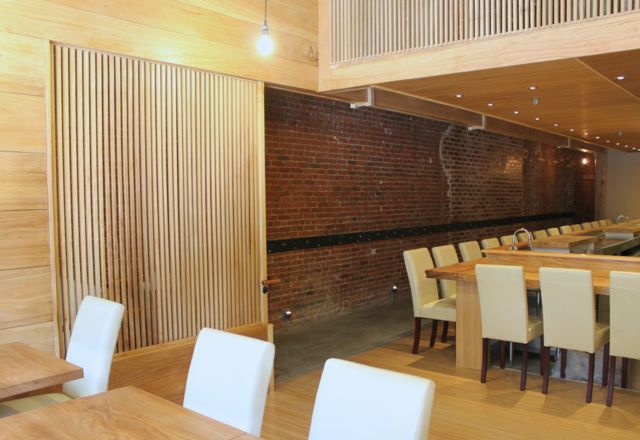 04_Kusakabe_Int_Hall_and_Bar.jpg