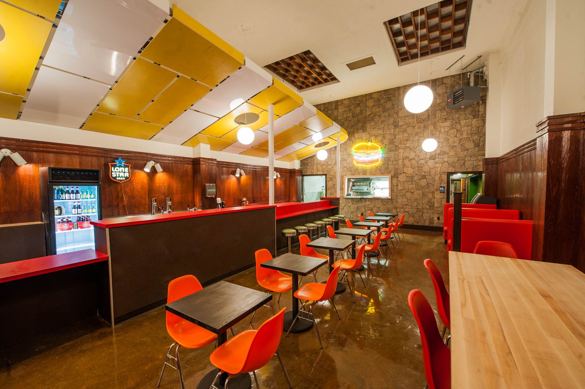 2-wesburger-mainroom.jpg