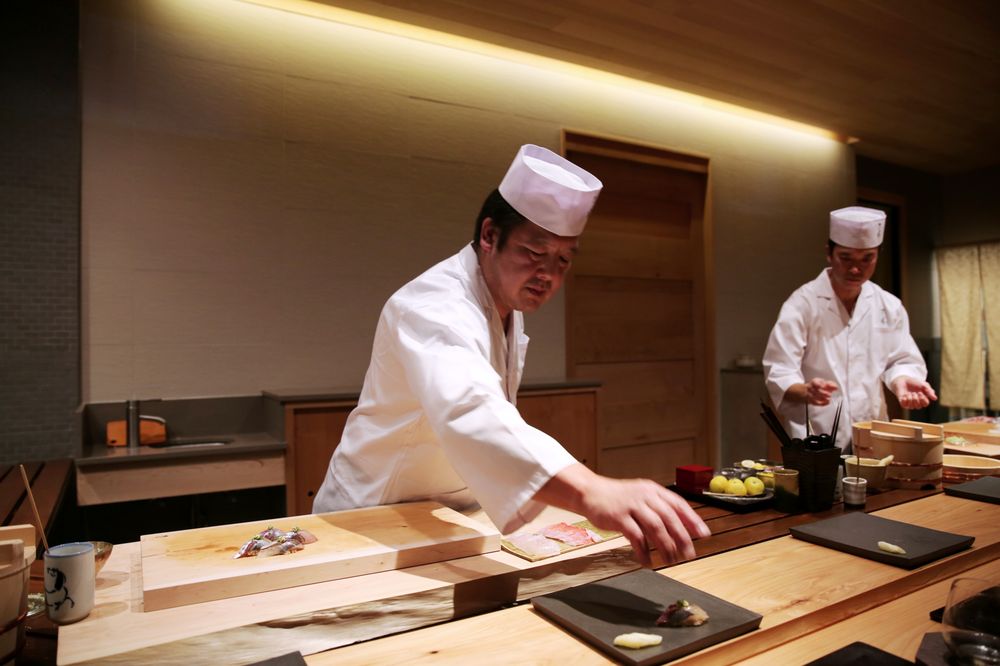 sasaki-counter.jpg