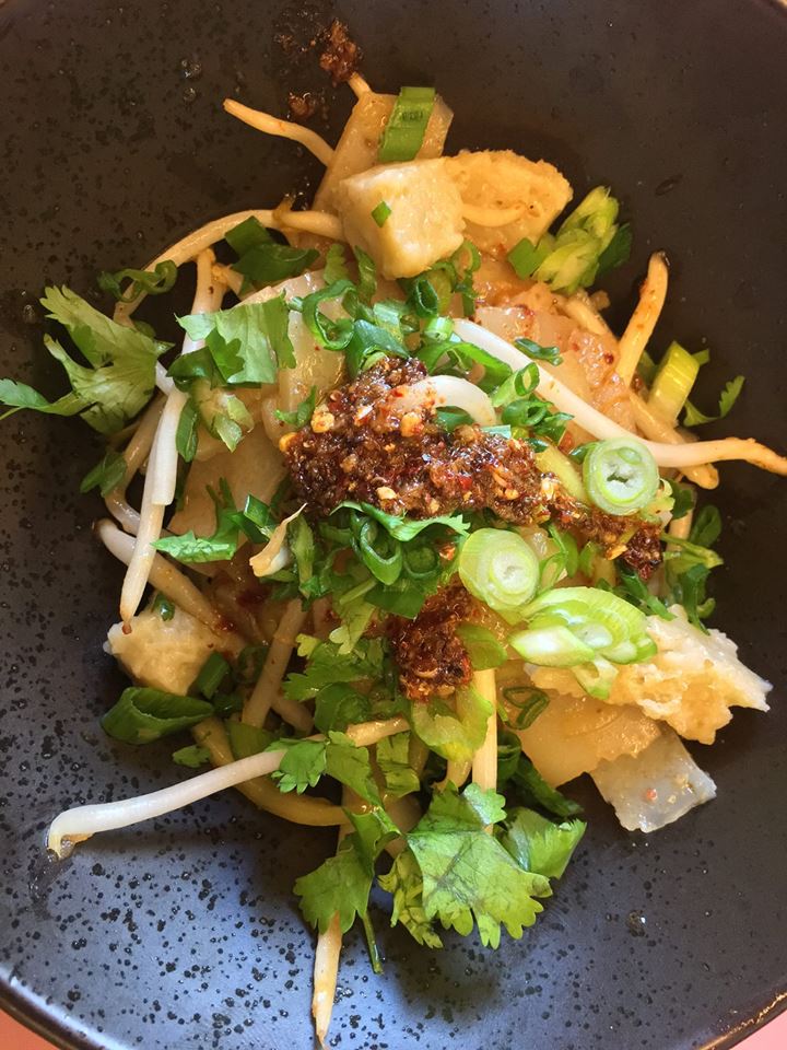 chinalive-RiceNoodleGlutenSaladwithCrispyChiliDressing.jpg