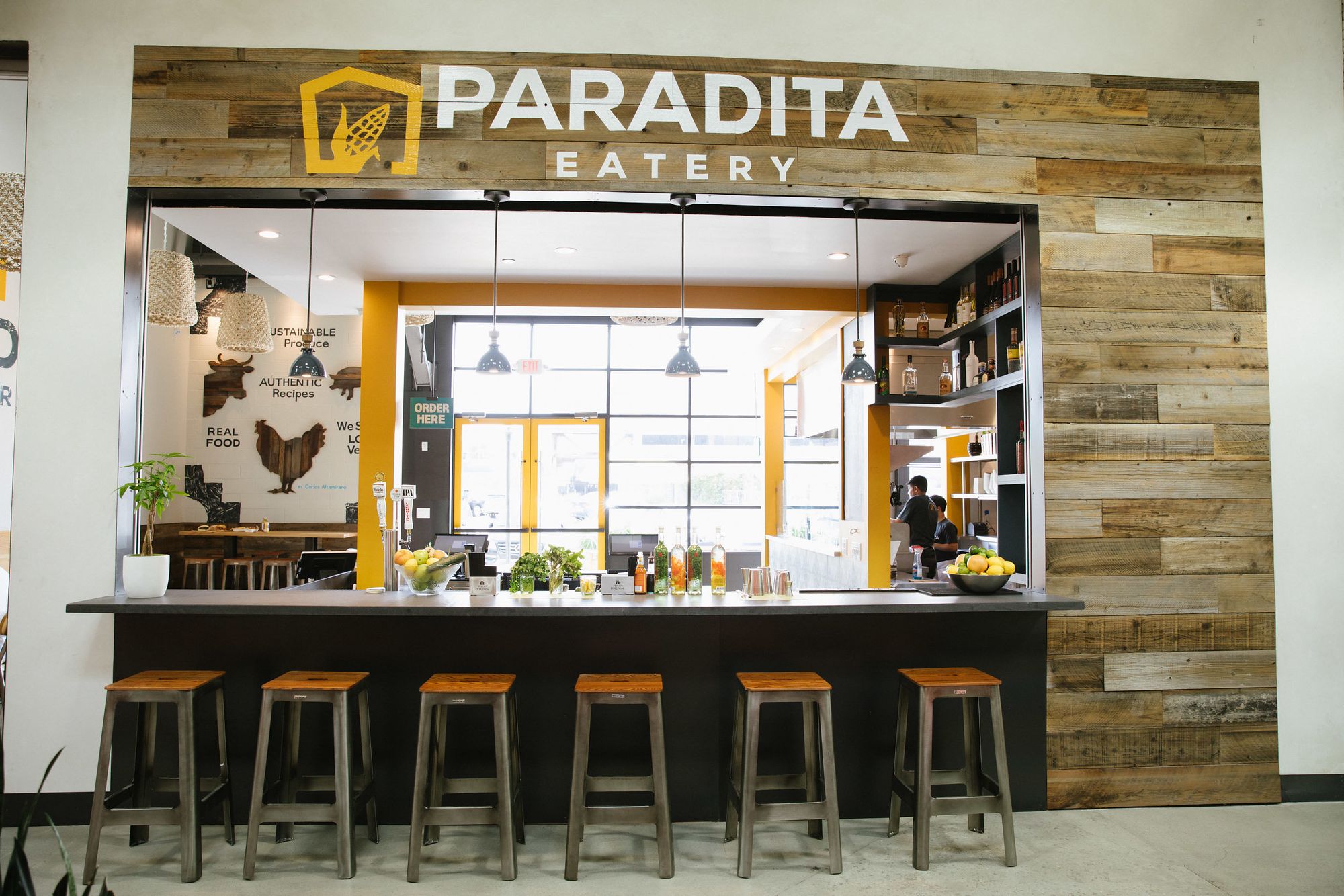 ParaditaBar-creditDavidEscalante.jpg