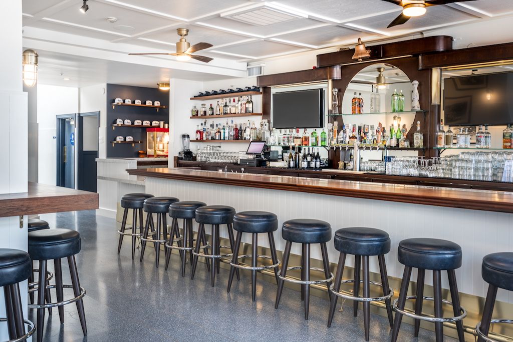2019SamsAnchorCafeInterior-bar.jpg