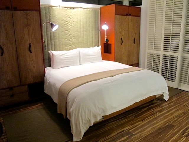 9a-h2hotel-bed.jpg