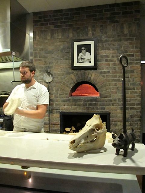 4-oenotri-pizzaoven.jpg