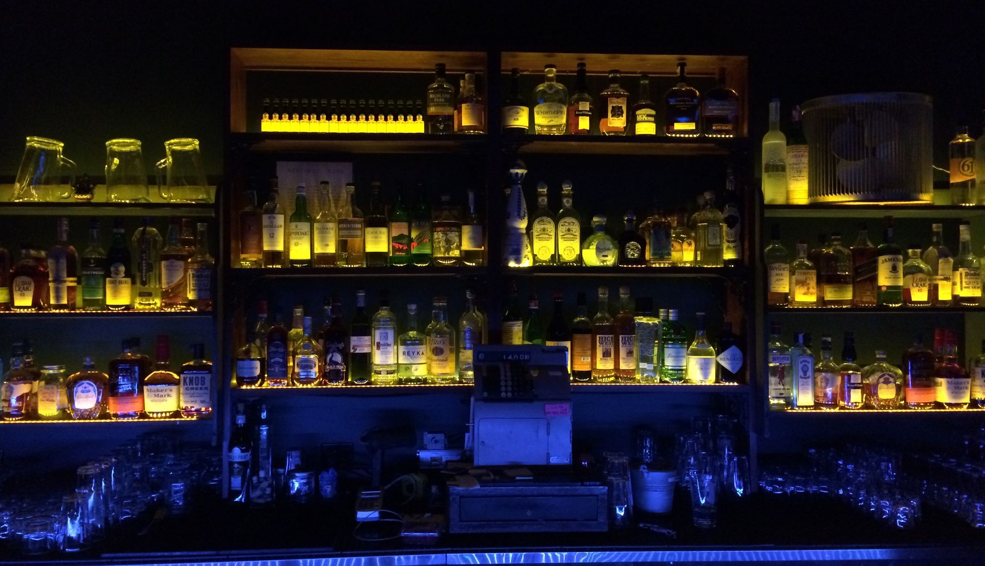 z-royale-backbar.jpeg
