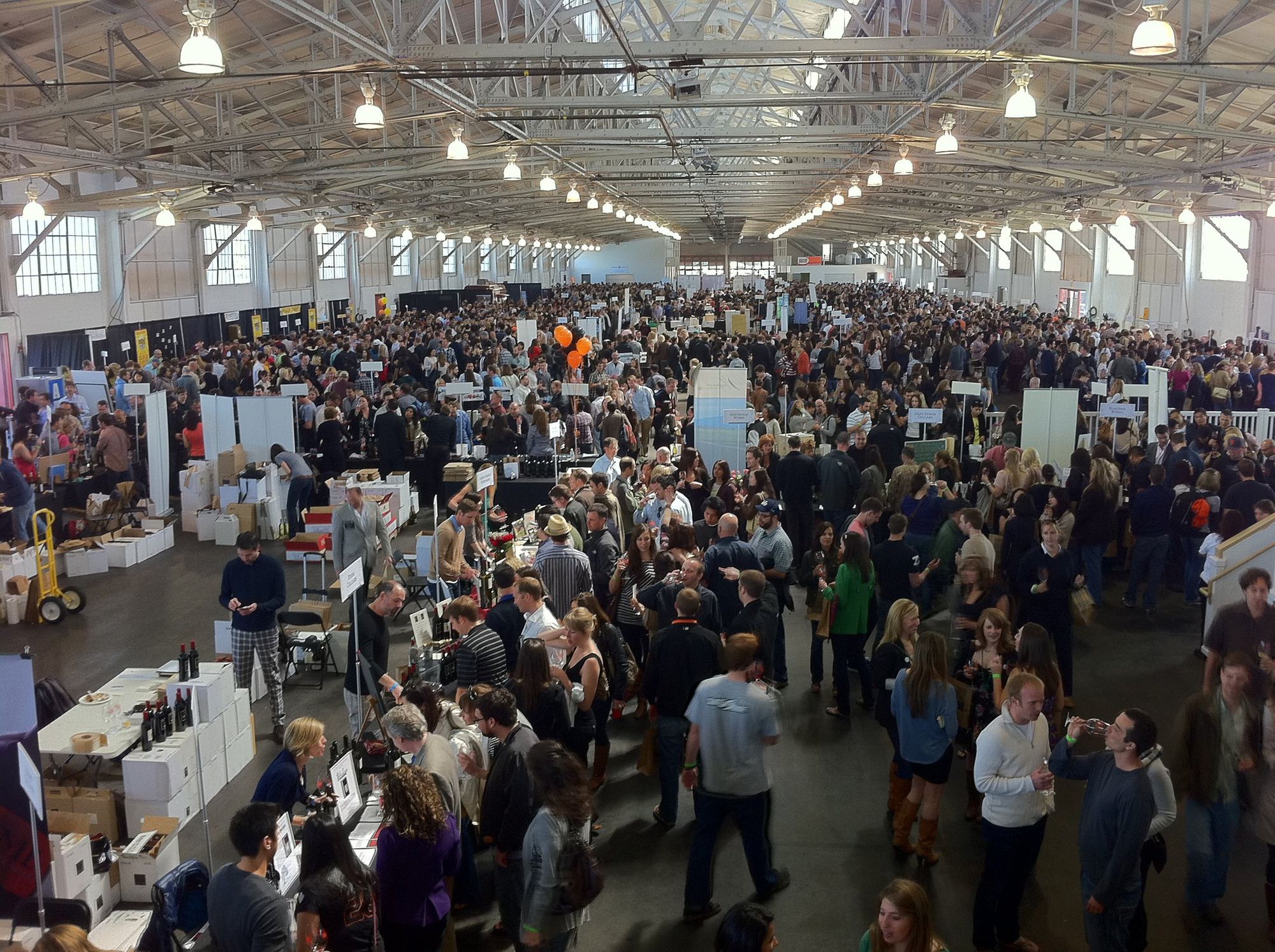 SF_Vintners_Crowd.jpg