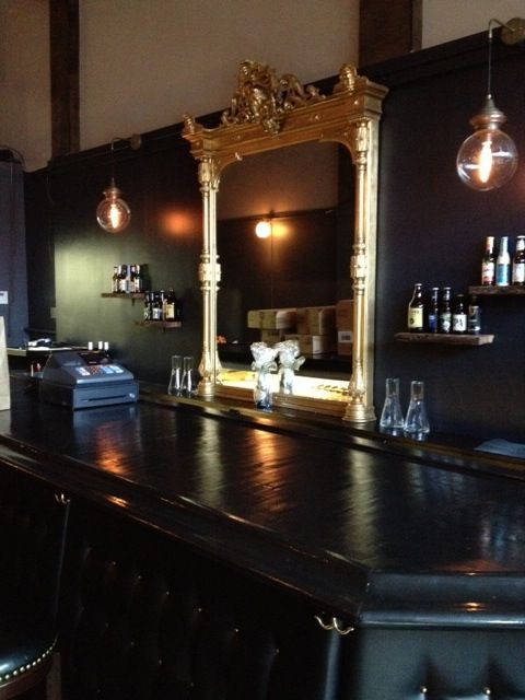 robberbaron-bar.JPG