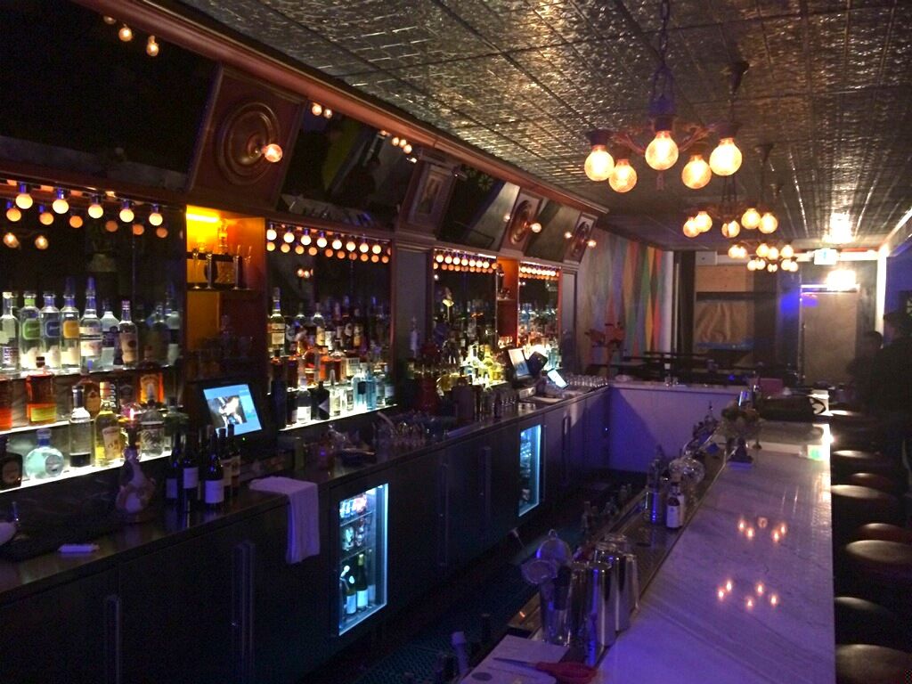 topsys-bar.jpg