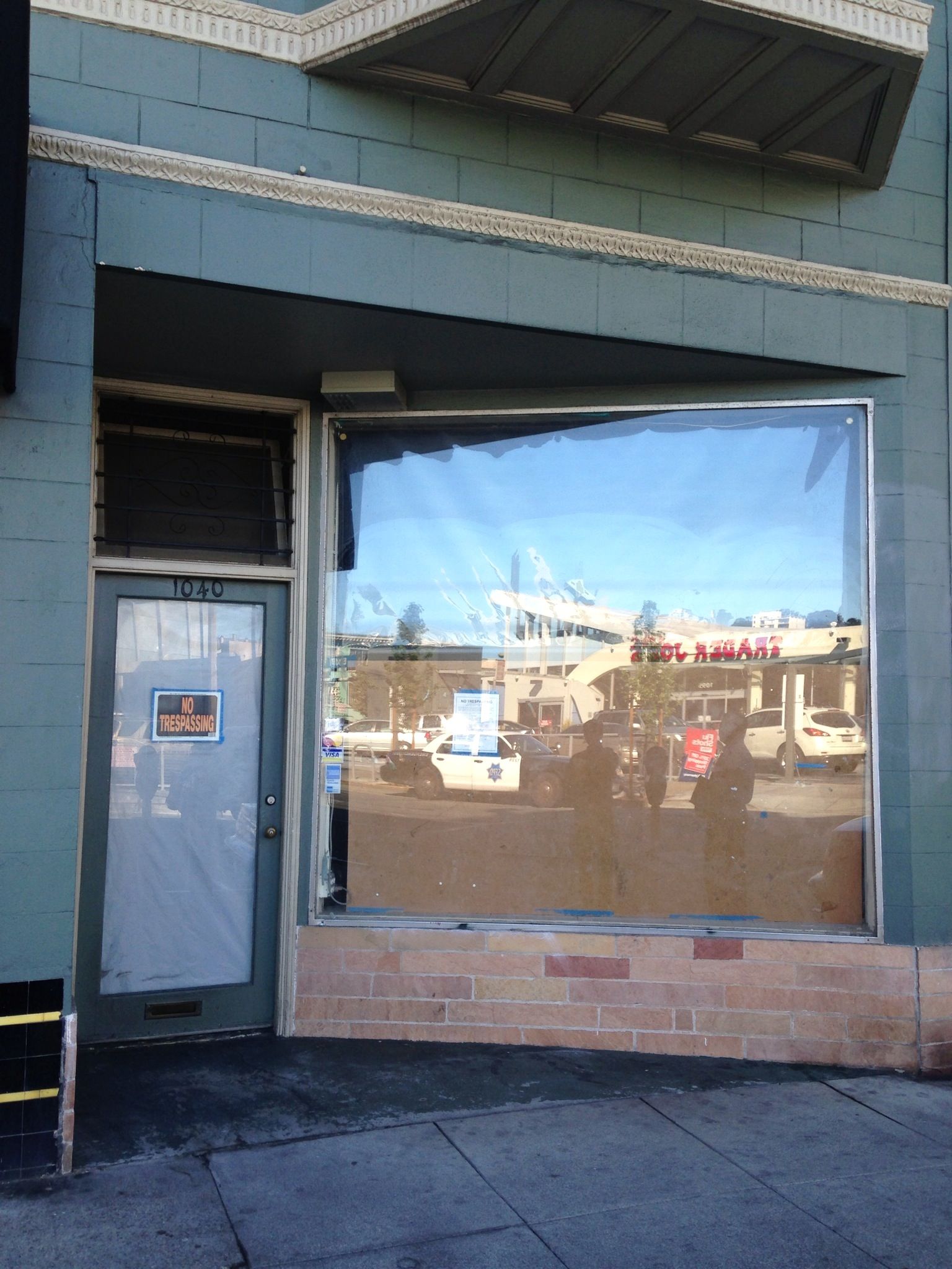 1-liquidgold-exterior.JPG