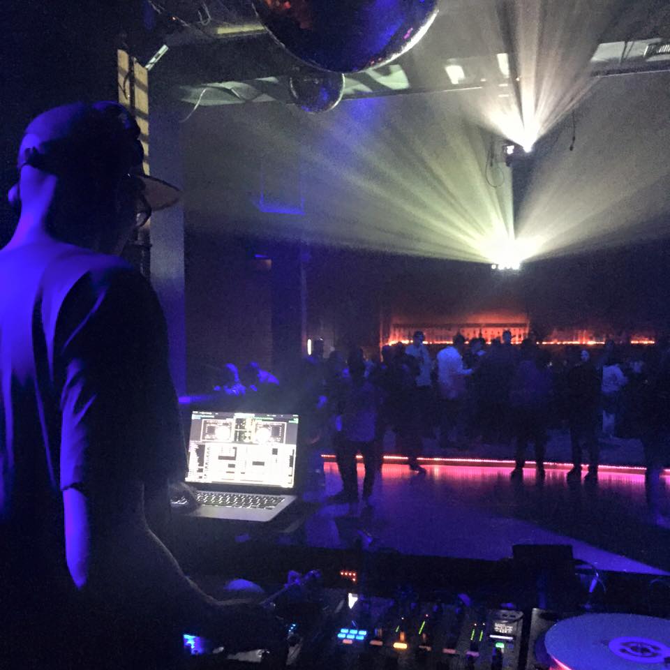 1-mighty-dancefloor.jpg