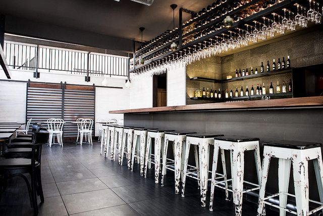 8-1601-bar-diningroom.jpg