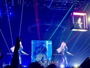 This week’s tablehopper: everybody.