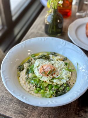 This week’s tablehopper: glampy. (free)