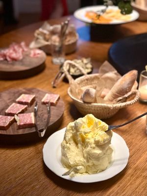 This week’s tablehopper: buttery. (free)