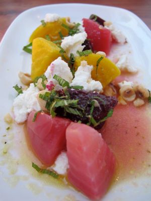 June 15, 2010 - This week's tablehopper: action-packed.