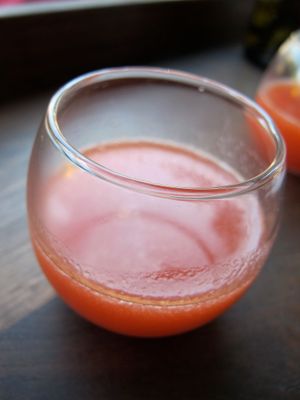 October 29, 2010 - This week's tablehopper: boo-yah!