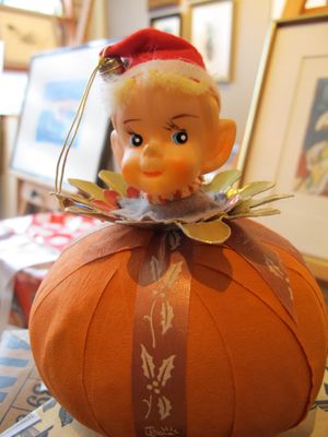 This week's tablehopper: a very busy (and boozy) elf.