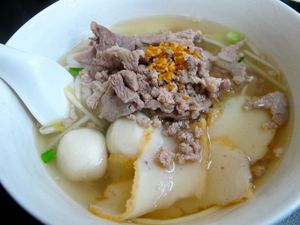 January  4, 2011 - This week's tablehopper: after the party.