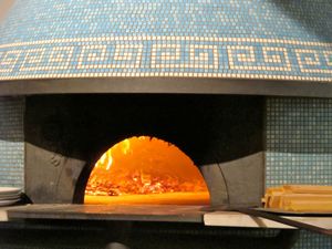 March  4, 2011 - This week's tablehopper: spinning wheel.