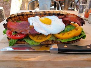 October  2, 2012 - This week's tablehopper: weekend warrior.