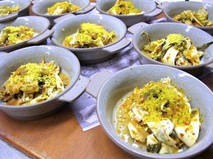 February 19, 2013 - This week's tablehopper: in carbs we trust.