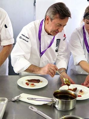 This week's tablehopper: party patrol.