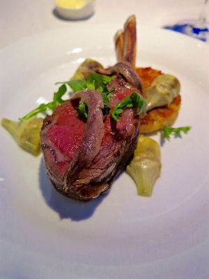 This week's tablehopper: one fish, two fish, red fish, blue fish.