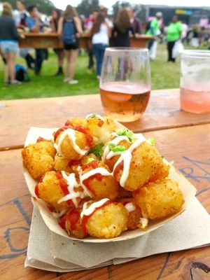 August 11, 2015 - This week's tablehopper: time for seconds.