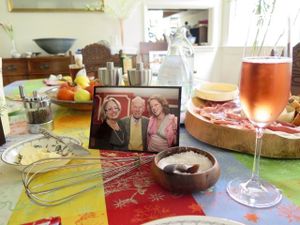 December  8, 2015 - This week's tablehopper: Champers the elf is on the loose.