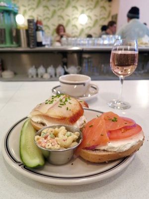 February 23, 2016 - This week's tablehopper: a perfect 10.