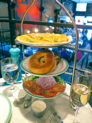 May 10, 2016 - This week's tablehopper: mighty real.