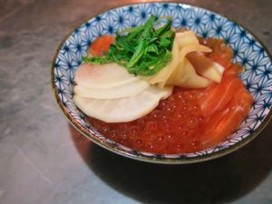 November  1, 2016 - This week's tablehopper: city slicker.