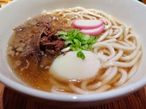 This week's tablehopper: singin' in the rain.