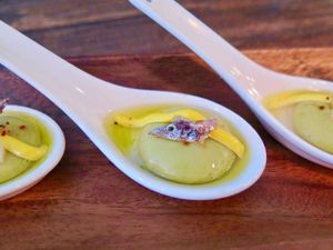 This week's tablehopper: thrilla from Manila.