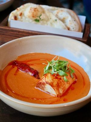 September 12, 2017 - This week's tablehopper: it's like thunder, lightning.