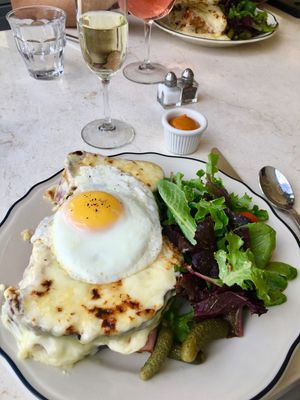 November  7, 2017 - This week's tablehopper: comfort food.