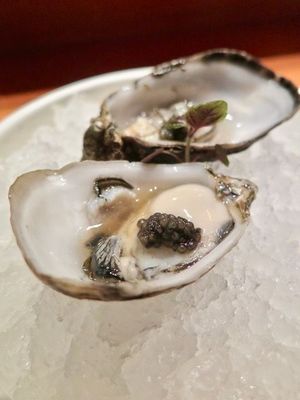 This week's tablehopper: step right up.